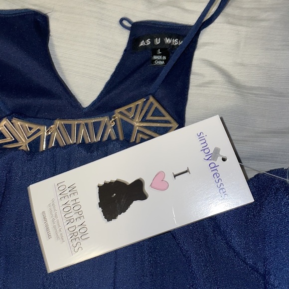 Dress - Picture 3 of 3